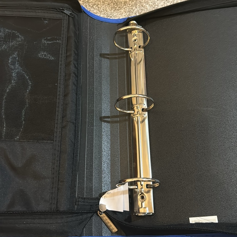 Five Star Zipper Binder, 2 Inch 3-Ring Binder for School - Picture 4 of 5